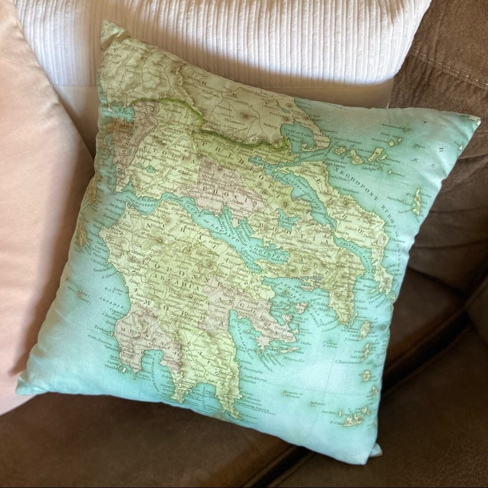 Pillow Old World Map Accent PILLOW - DO YOU LOVE TO TRAVEL?